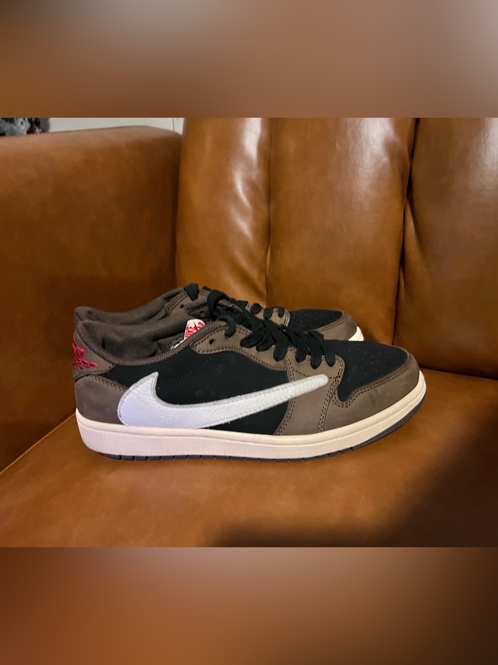 Travis Scott x Air Jordan 1 Low 'Mocha' men’s size 9